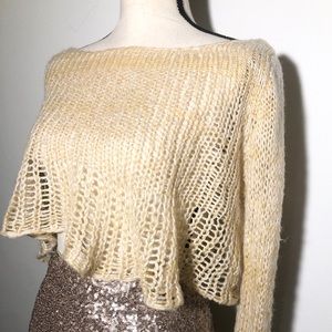 Cute super long sleeve cropped knit yellow sweater size medium